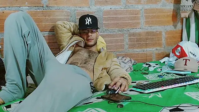 Alphamaster_92 Live XXX-chat