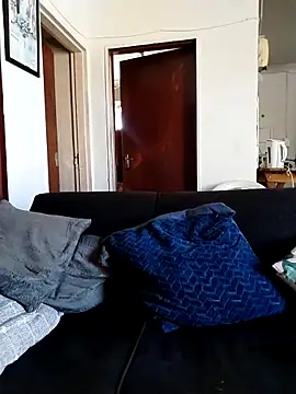 Stallion100 现场XXX聊天