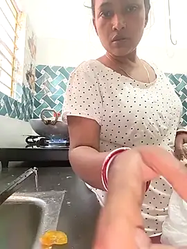 Hot-Tinaa লাইভ XXX চ্যাট