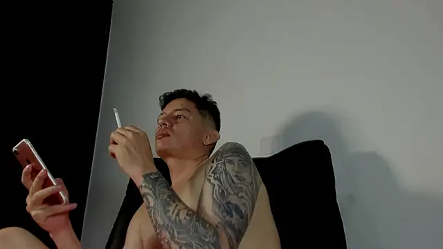 Thommas8a Live XXX-chat