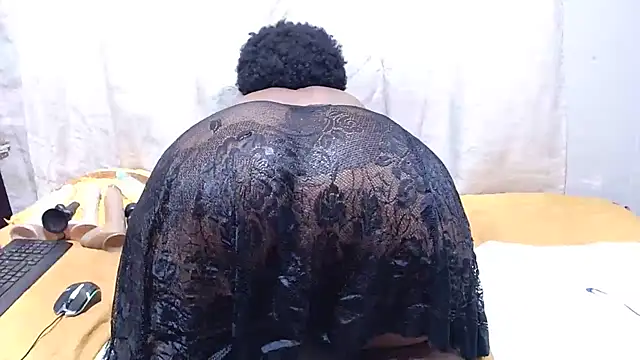 MatureBootyBabe4Uxx's Webcam Show