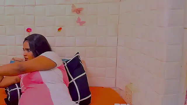 Luciousindian69 即時 XXX 聊天