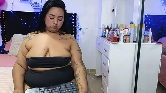 Czat XXX na żywo – charlotte_077