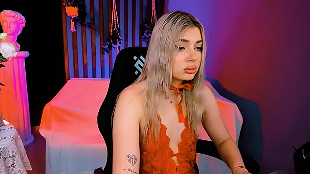 در دشة HyileyClark الجنسية المباشرة