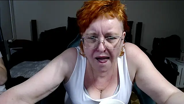 JoannaAndNeighbour – Naživo XXX chat