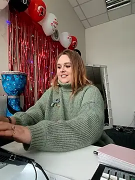 XXX chat uživo modela Juicy_PeachLux