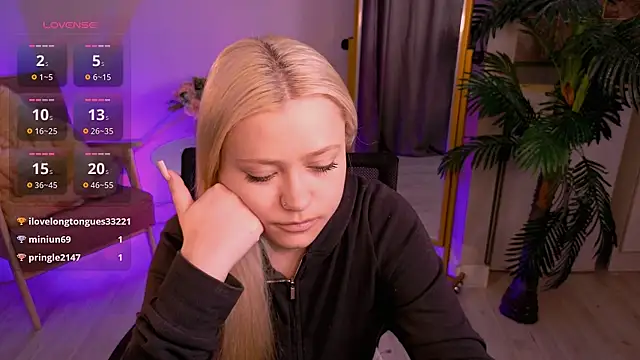 Millie_Vanillies Chat XXX in diretta