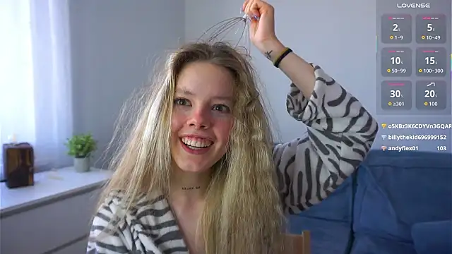 TiffinyMergistのライブXXXチャット