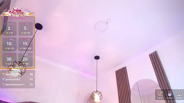 Chat +18 de Amara_Davis ao vivo