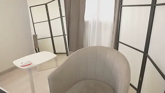 FiaMoor Adlı Modelin Canlı XXX Sohbeti