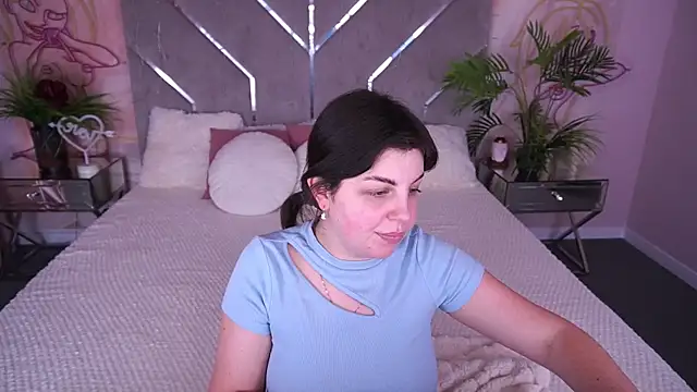 Chat +18 de MirandaWong ao vivo