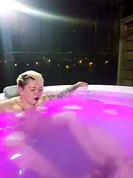 PinkTheHawk's Webcam Show