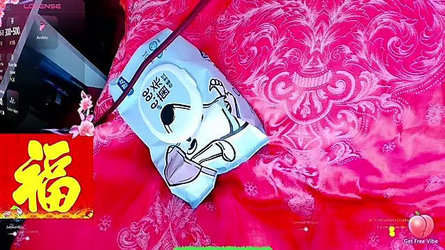 Chat +18 de AngelwithEcup ao vivo