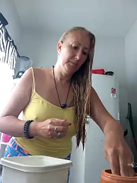 MILEIDE980's Live XXX Chat