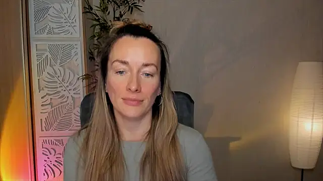 RebeccaMartinez Adlı Modelin Canlı XXX Sohbeti