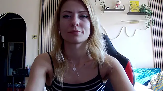 XXX chat uživo modela karo123421
