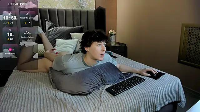 _YummyTony_n Webbikameraesitys