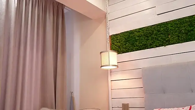 Chat +18 de IsabellaMysty ao vivo