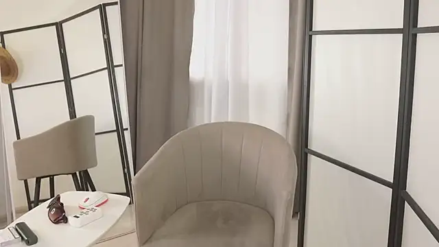 FiaMoor's Live XXX Chat