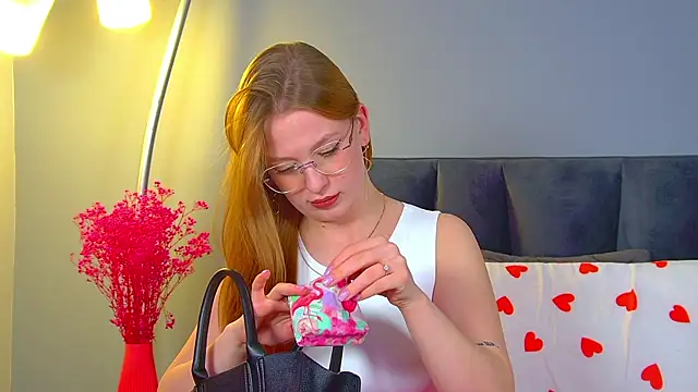 BeatriceBinoche 现场XXX聊天