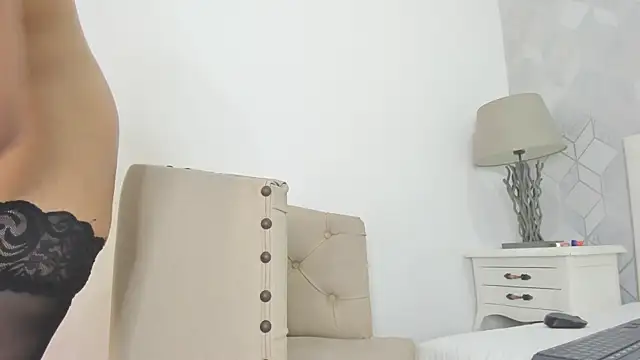 Chat +18 de naia_cox ao vivo