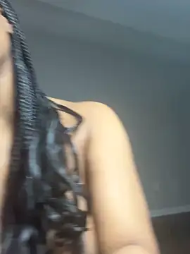 IndigoMystique: διαδικτυακό σόου στην κάμερα