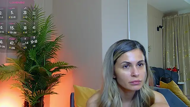 Avril_Cyrus Live XXX-Chat