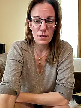 SpiceLea Chat XXX live