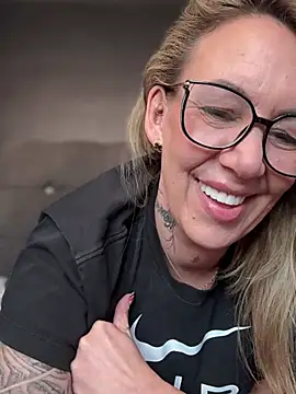 blondebitch2 Show in webcam