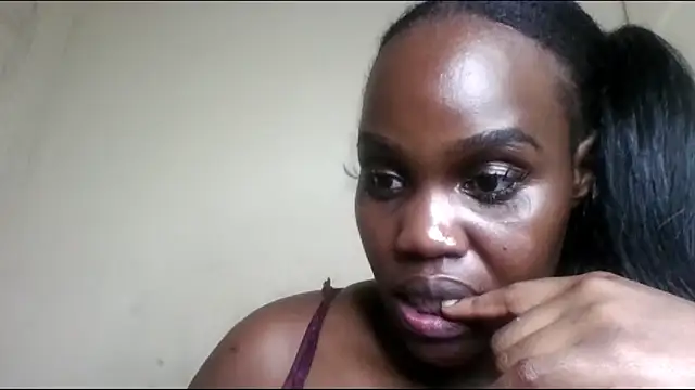 LactatingSeductiveEbonyのライブXXXチャット