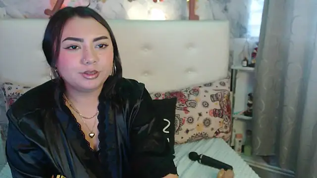 Nicolelewllss: απευθείας συνομιλία ΧΧΧ