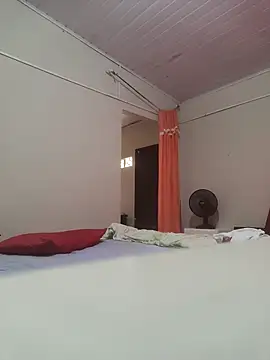 MysticalPolluter Show in webcam