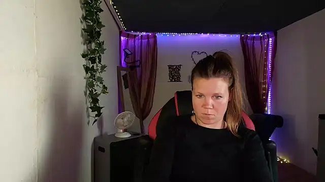 دردشة CallMeMaria الجنسية المباشرة