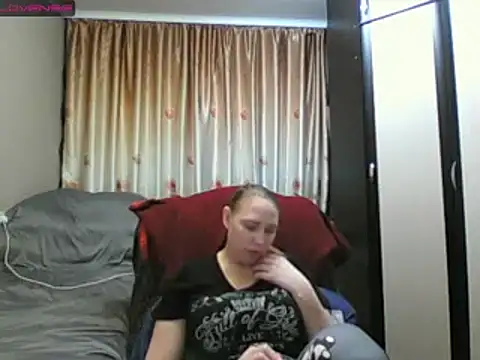 دردشة JenniDeep الجنسية المباشرة