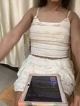 Živý XXX chat HEENA-STRIP