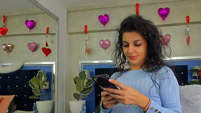 YasmineDelight: διαδικτυακό σόου στην κάμερα