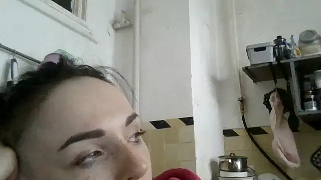 Trinsy_Love élő XXX-chatje