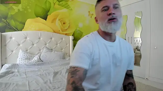 BlowMyXXL Live XXX-Chat