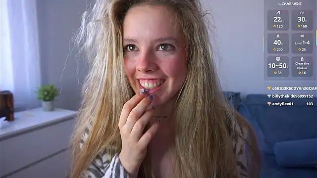 TiffinyMergist: онлайн-секс-чат