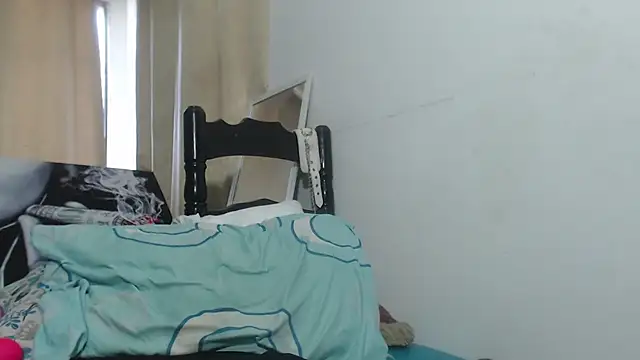 Chat +18 de Kityy_cum18 ao vivo