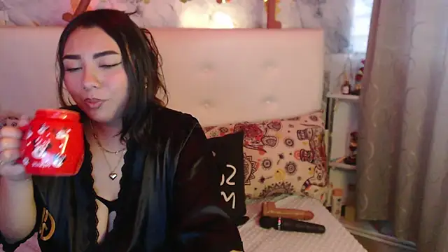 Chatroom XXX en direct de Nicolelewllss