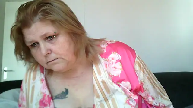 Sylviastar46 webcam show