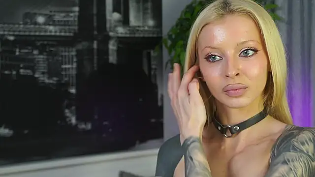 LanaReals 现场XXX聊天