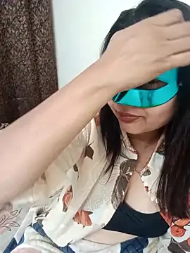 Naughty-Nancy Adlı Modelin Canlı XXX Sohbeti