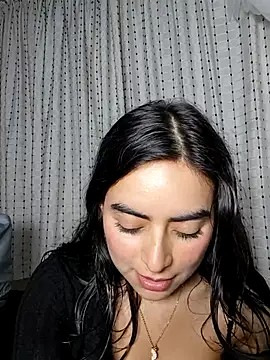 Chat XXX en directo de saasha_Petit