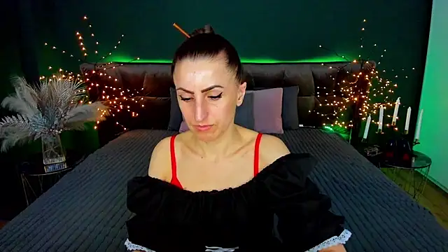 Rebecca_Diamond Chat XXX in diretta