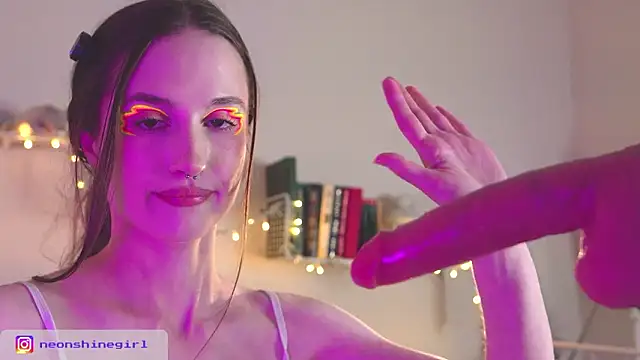 NeonShine 现场XXX聊天