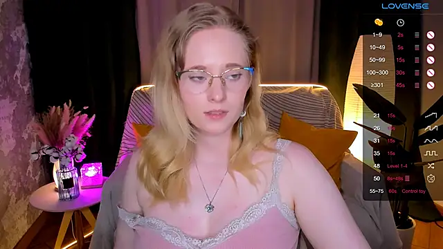 Aemilia_ 现场XXX聊天