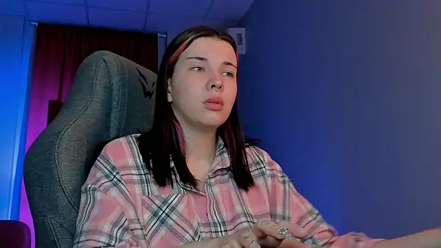 Chat +18 de AliceSunday ao vivo