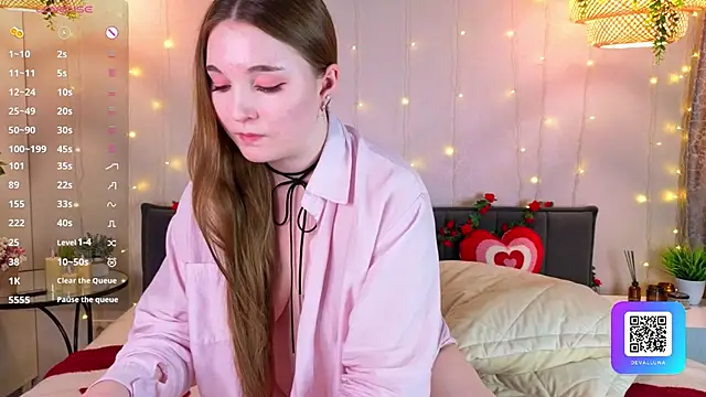 ConstanceHelms Chat XXX in diretta